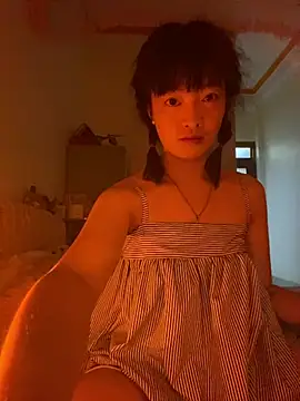 Snapshot of Tramy_xx chatting on 07/07/26, 01:26 Tramy xx online show from 07/07/26, 01:26