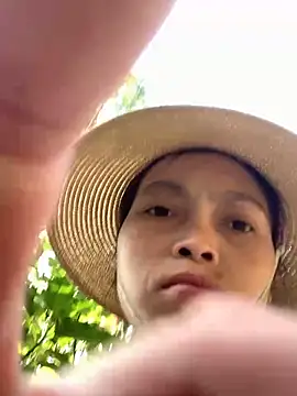 Halyy xx online show from 10/29/25, 01:08