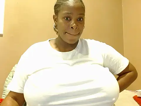 Snapshot of champaigncork chatting on 05/19/26, 11:44 champaigncork online show from 05/19/26, 11:44