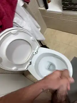 Snapshot of tusmuertos420 chatting on 09/29/25, 06:13 tusmuertos420 online show from 09/29/25, 06:13