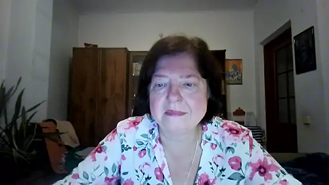 Snapshot of Violet_Pulse chatting on 11/12/25, 02:39 Violet Pulse online show from 11/12/25, 02:39