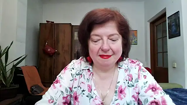 Snapshot of Violet_Pulse chatting on 06/17/26, 12:29 Violet Pulse online show from 06/17/26, 12:29