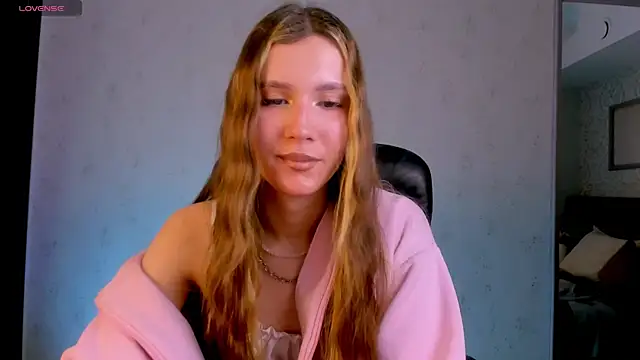 Snapshot of babyy_gloria chatting on 12/22/25, 12:40 babyy gloria online show from 12/22/25, 12:40