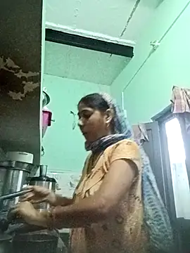 Cute-Charvii online show from 04/01/26, 01:17