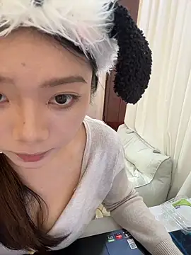 Snapshot of AZ37866 chatting on 11/30/25, 02:26 AZ37866 online show from 11/30/25, 02:26