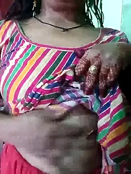 Snapshot of Mona_darling21 chatting on 11/08/25, 06:02 Mona darling21 online show from 11/08/25, 06:02