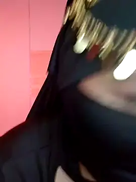 Snapshot of sahara1_ chatting on 10/12/25, 10:58 sahara1 online show from 10/12/25, 10:58