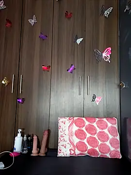 Snapshot of sahara1_ chatting on 11/19/25, 12:16 sahara1 online show from 11/19/25, 12:16