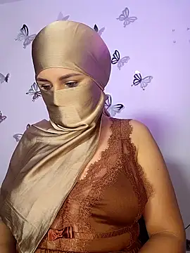 Snapshot of sahara1_ chatting on 11/30/25, 01:42 sahara1 online show from 11/30/25, 01:42