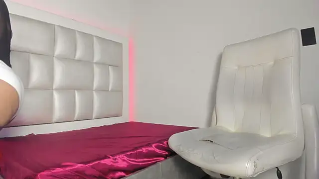 Snapshot of peyton__wat chatting on 11/12/25, 11:54 peyton wat online show from 11/12/25, 11:54