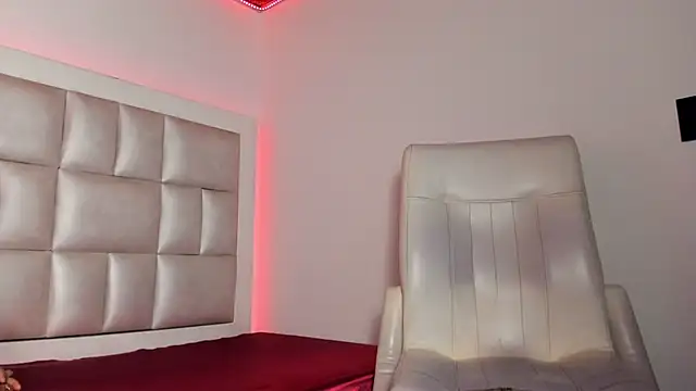 Snapshot of peyton__wat chatting on 11/28/25, 11:57 peyton wat online show from 11/28/25, 11:57