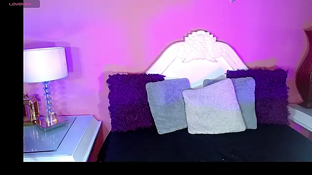 Snapshot of _IsabellaRousse chatting on 11/13/25, 07:24 IsabellaRousse online show from 11/13/25, 07:24