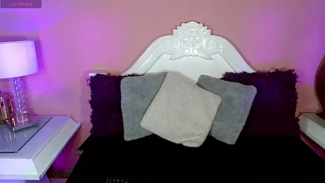 Snapshot of _IsabellaRousse chatting on 11/17/25, 07:19 IsabellaRousse online show from 11/17/25, 07:19