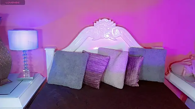 Snapshot of _IsabellaRousse chatting on 11/27/25, 07:49 IsabellaRousse online show from 11/27/25, 07:49