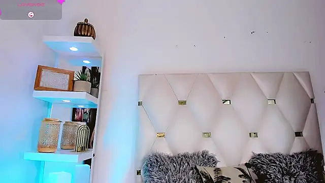 Snapshot of _IsabellaRousse chatting on 02/10/26, 10:03 IsabellaRousse online show from 02/10/26, 10:03