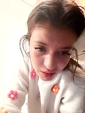 Snapshot of SALOME-28_ chatting on 10/04/25, 01:42 SALOME-28 online show from 10/04/25, 01:42