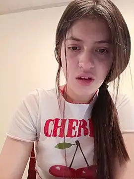 Snapshot of SALOME-28_ chatting on 10/18/25, 02:07 SALOME-28 online show from 10/18/25, 02:07