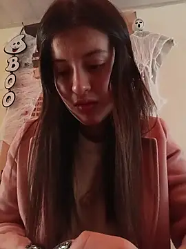 Snapshot of SALOME-28_ chatting on 10/24/25, 03:30 SALOME-28 online show from 10/24/25, 03:30