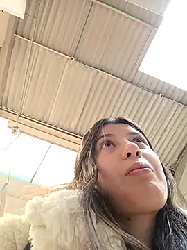 Snapshot of SALOME-28_ chatting on 11/10/25, 04:39 SALOME-28 online show from 11/10/25, 04:39