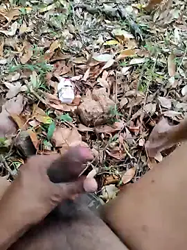 Snapshot of DICKLANKA chatting on 10/11/25, 07:18 DICKLANKA online show from 10/11/25, 07:18