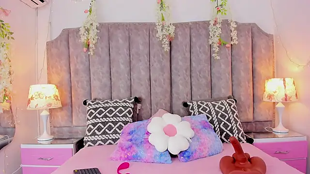 Snapshot of JadeBennett_ chatting on 10/25/25, 04:31 JadeBennett online show from 10/25/25, 04:31