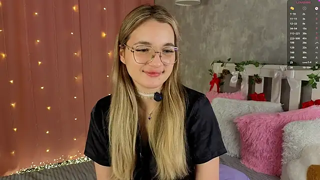 vivyboo111 online show from 02/02/26, 07:23