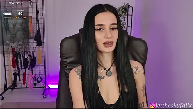 lettheskyfallx online show from 04/01/26, 09:34