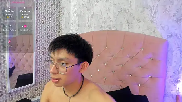 liam twiink online show from 10/18/25, 08:09