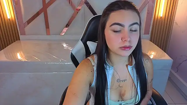 scarlett smith tp online show from 10/07/25, 12:46