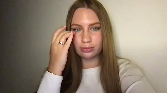 Snapshot of goodgirl2332 chatting on 09/23/25, 08:56 goodgirl2332 online show from 09/23/25, 08:56