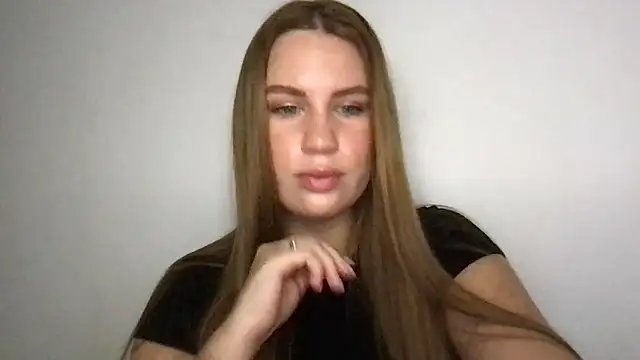 Snapshot of goodgirl2332 chatting on 10/02/25, 12:34 goodgirl2332 online show from 10/02/25, 12:34