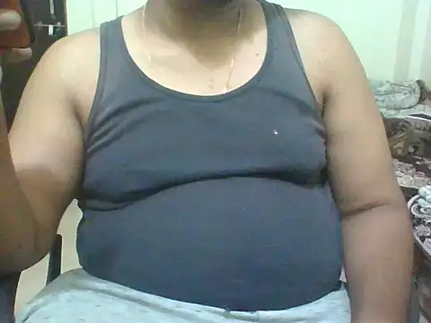 Snapshot of mr_plum1 chatting on 05/31/26, 05:31 mr plum1 online show from 05/31/26, 05:31