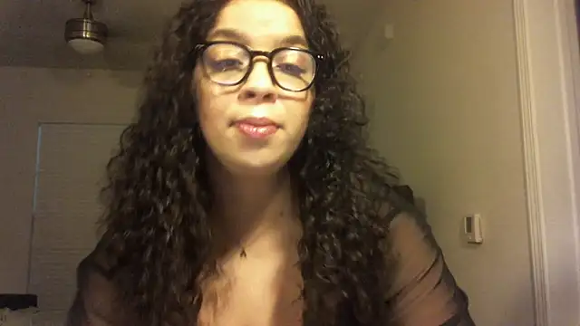 Snapshot of lotuzpetals chatting on 09/30/25, 12:37 lotuzpetals online show from 09/30/25, 12:37