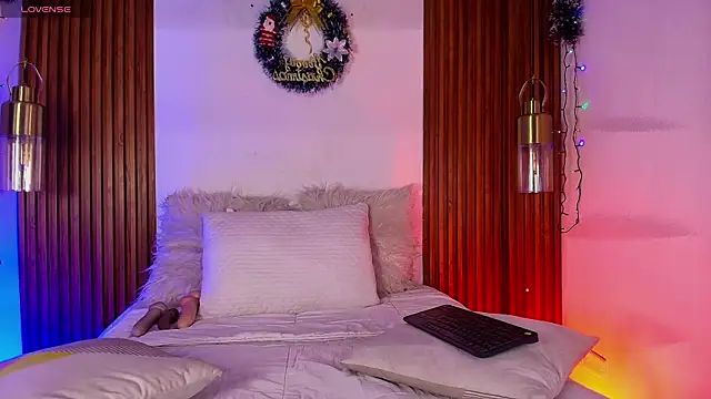 Snapshot of EvaGoddess_ chatting on 12/13/25, 08:14 EvaGoddess online show from 12/13/25, 08:14