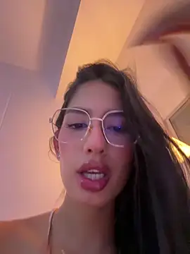 Julieta Duque online show from 12/16/25, 05:45