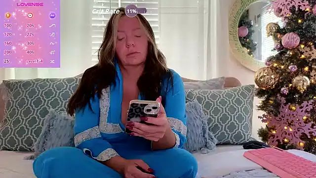 Snapshot of STIFFLERSMOMM chatting on 11/23/25, 02:28 STIFFLERSMOMM online show from 11/23/25, 02:28