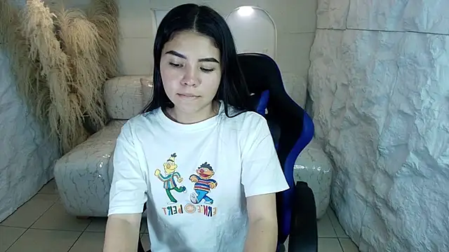 Snapshot of ambarina_r chatting on 09/26/25, 03:10 ambarina r online show from 09/26/25, 03:10