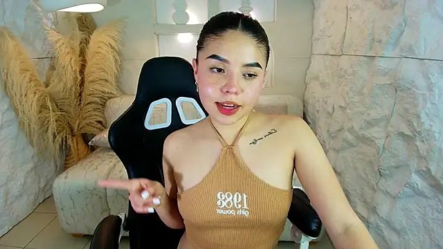 Snapshot of ambarina_r chatting on 10/21/25, 03:07 ambarina r online show from 10/21/25, 03:07