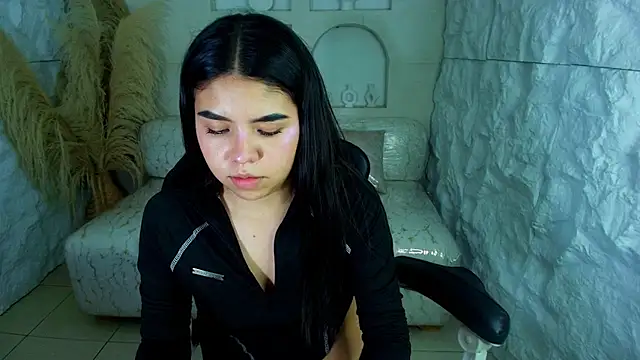 Snapshot of ambarina_r chatting on 10/25/25, 03:25 ambarina r online show from 10/25/25, 03:25