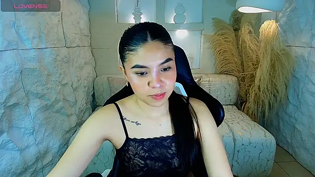 Snapshot of ambarina_r chatting on 11/21/25, 03:16 ambarina r online show from 11/21/25, 03:16