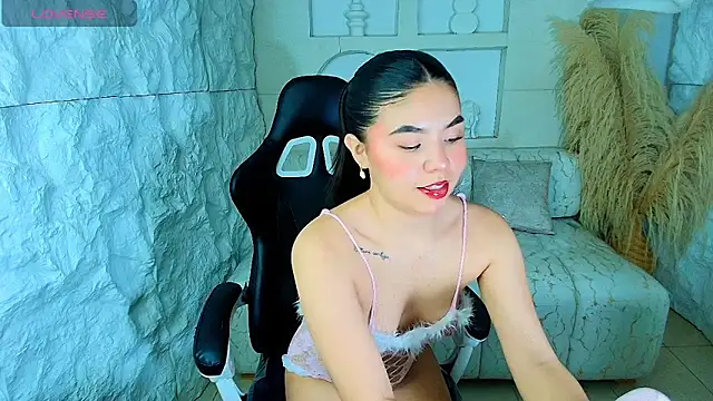 Snapshot of ambarina_r chatting on 11/30/25, 03:21 ambarina r online show from 11/30/25, 03:21