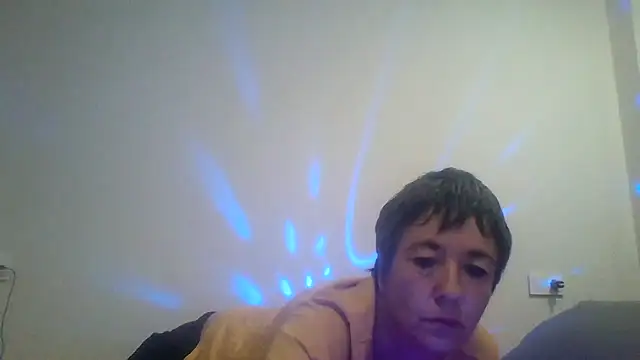 Snapshot of Catylandi1 chatting on 11/21/25, 11:14 Catylandi1 online show from 11/21/25, 11:14