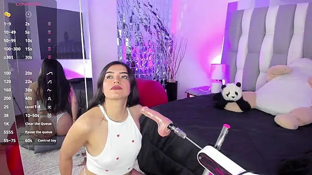 Snapshot of IsaDiiaz chatting on 10/14/25, 04:13 IsaDiiaz online show from 10/14/25, 04:13