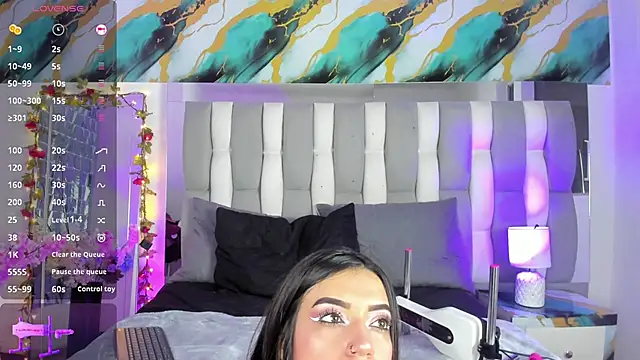 Snapshot of IsaDiiaz chatting on 11/27/25, 04:58 IsaDiiaz online show from 11/27/25, 04:58