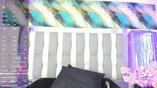 Snapshot of IsaDiiaz chatting on 02/15/26, 07:51 IsaDiiaz online show from 02/15/26, 07:51