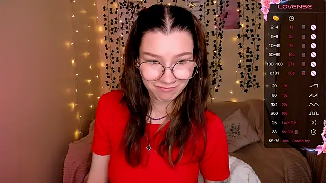 Snapshot of LinaBlossom_ chatting on 10/22/25, 02:56 LinaBlossom online show from 10/22/25, 02:56