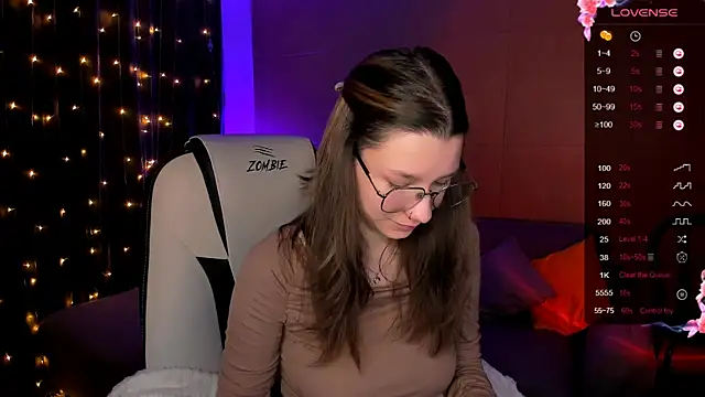 Snapshot of LinaBlossom_ chatting on 11/13/25, 02:54 LinaBlossom online show from 11/13/25, 02:54