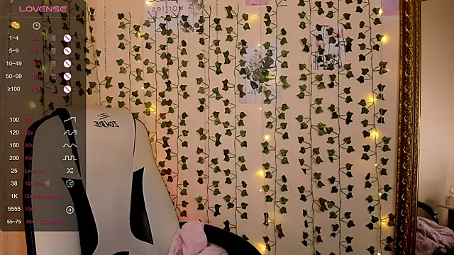 LinaBlossom  online show from 02/05/26, 08:19