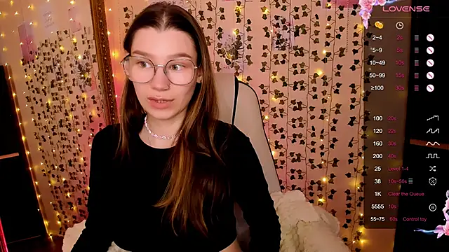 LinaBlossom  online show from 02/28/26, 07:53