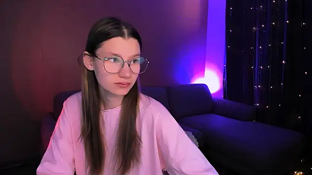 LinaBlossom  online show from 04/17/26, 02:03